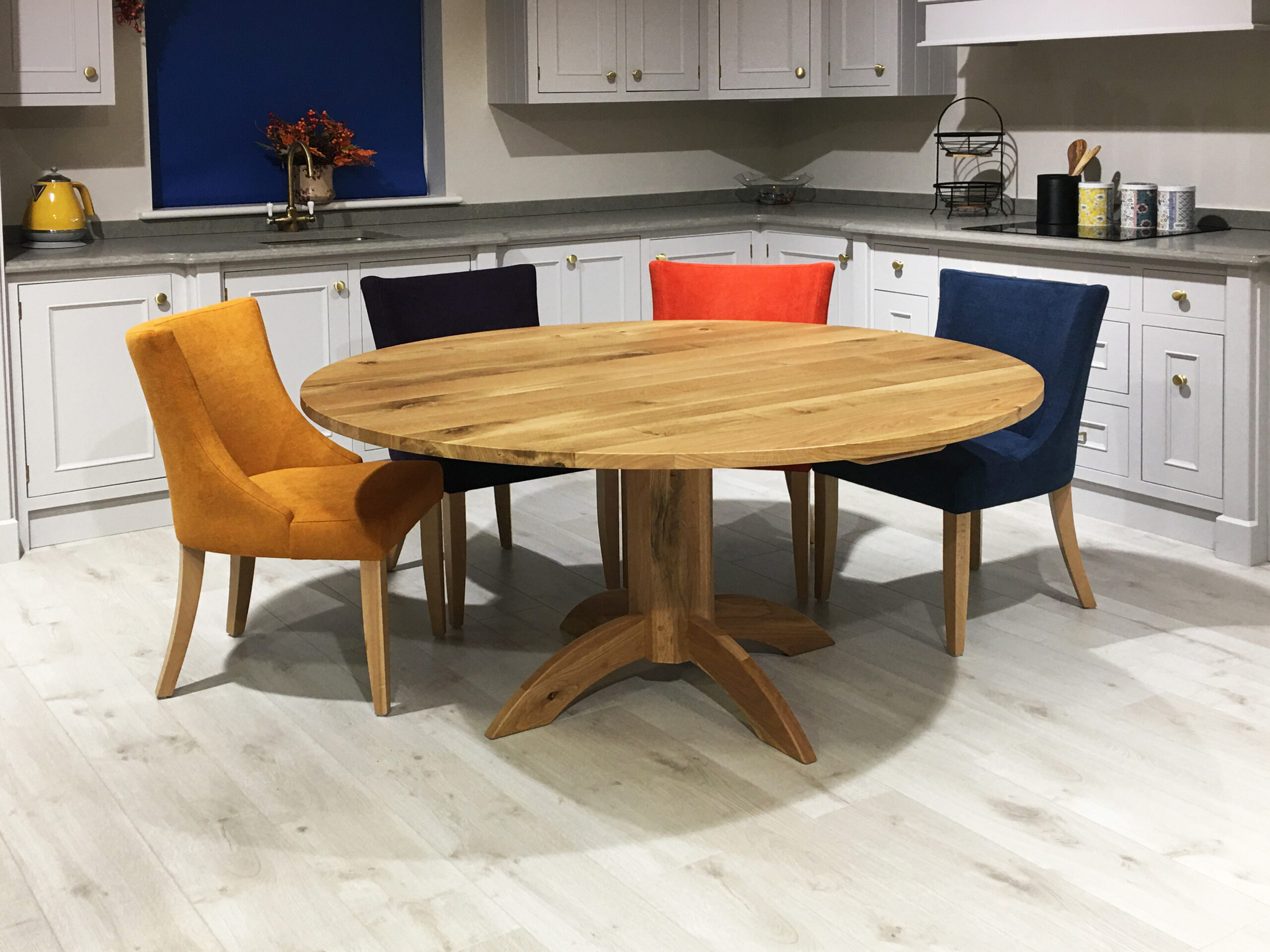 Solid oak round extending dining deals table